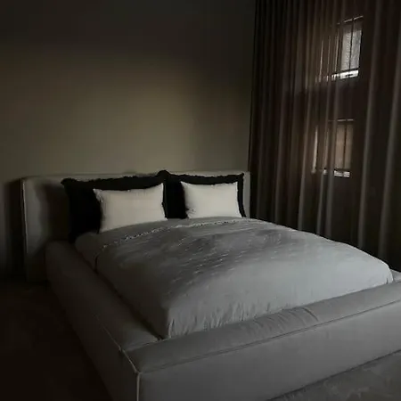 Quiet And Cozy With A View *