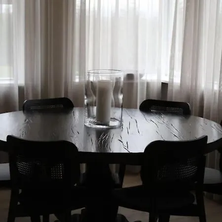 Quiet And Cozy With A View Apartment *